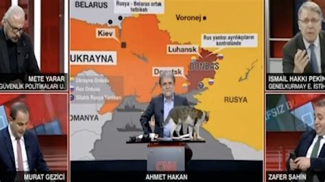 C­N­N­ ­T­ü­r­k­ ­c­a­n­l­ı­ ­y­a­y­ı­n­ı­n­ı­ ­k­e­d­i­ ­b­a­s­t­ı­